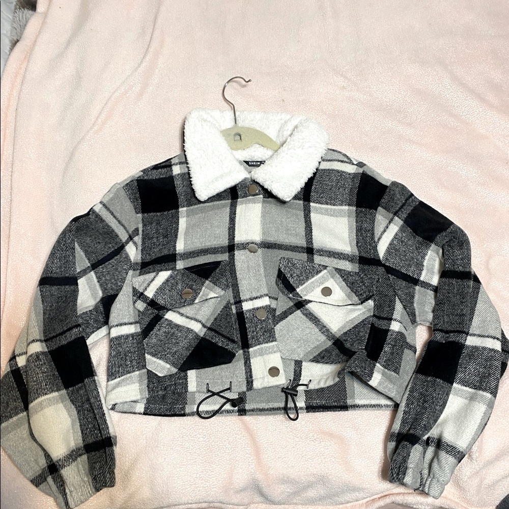 S Black and White Flannel Jacket ☃️